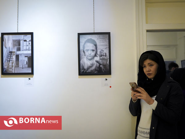 اولین نمایشگاه جمعی عکاسان مهاجر افغان