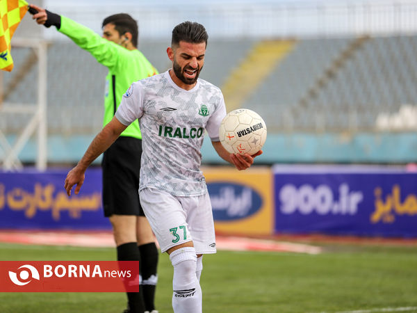 دیدار تیم های فوتبال آلومینیوم اراک- گل گهر سیرجان