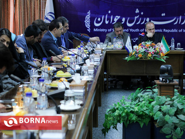 نشست وزیر ورزش و جوانان و معاون امور ساماندهی  امور جوانان با سازمانهای مردم نهاد ایلام و فارس