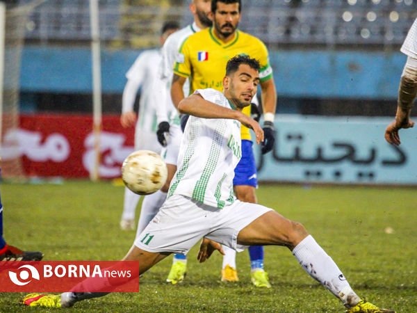 دیدار تیم های فوتبال آلومینیوم اراک - صنعت نفت آبادان