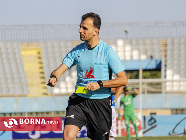 در حاشیه دیدار تیم های فوتبال آلومینیوم - تراکتور سازی