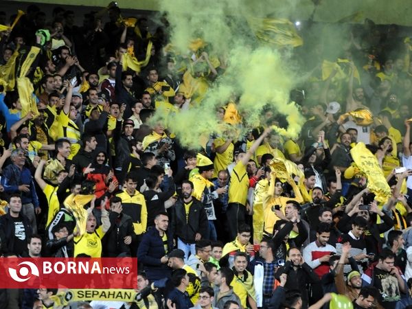 دیدار تیم های فوتبال استقلال- سپاهان