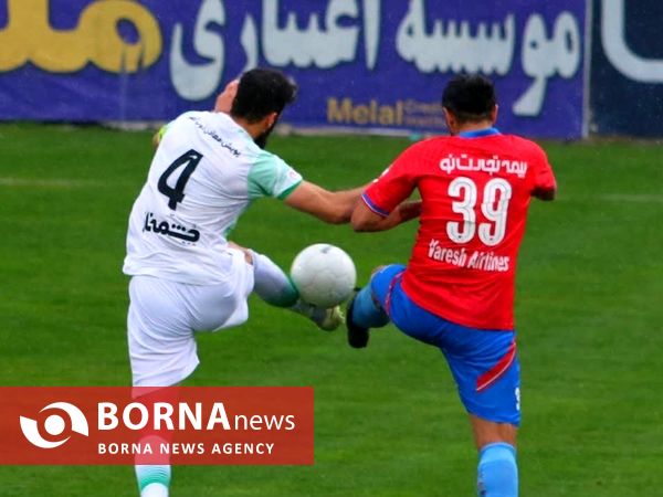 دیدار تیم های فوتبال ذوب آهن - نساجی مازندران