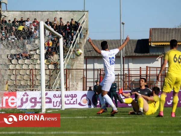 دیدار تیم های فوتبال ملوان بند انزلی 1 - راه‌آهن تهران 0