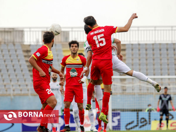 دیدار تیم‌های فوتبال آلومینیوم اراک - فولاد خوزستان