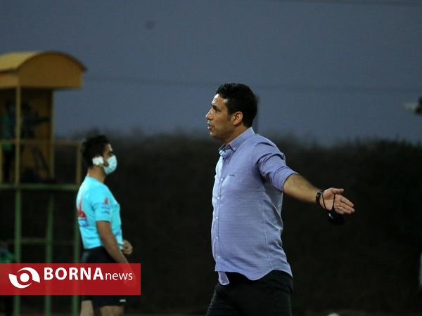 دیدار تیم های صنعت نفت آبادان - پیکان تهران
