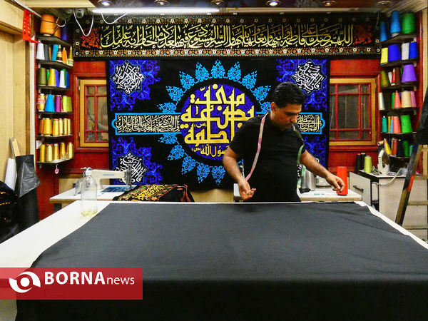 کارگاه های دوخت پرچم در روزهای عاشورایی