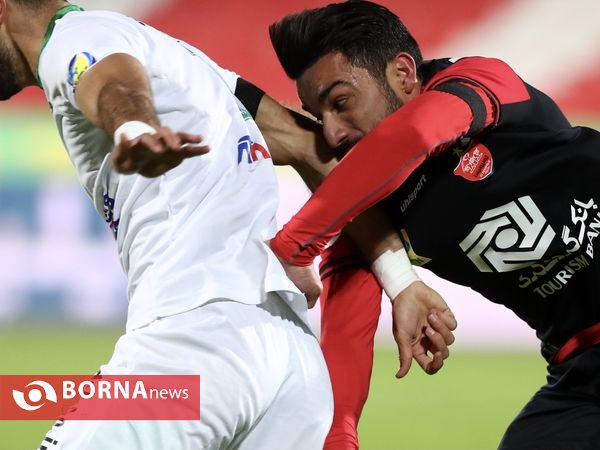 دیدار تیم های فوتبال  پرسپولیس - ماشین‌سازی