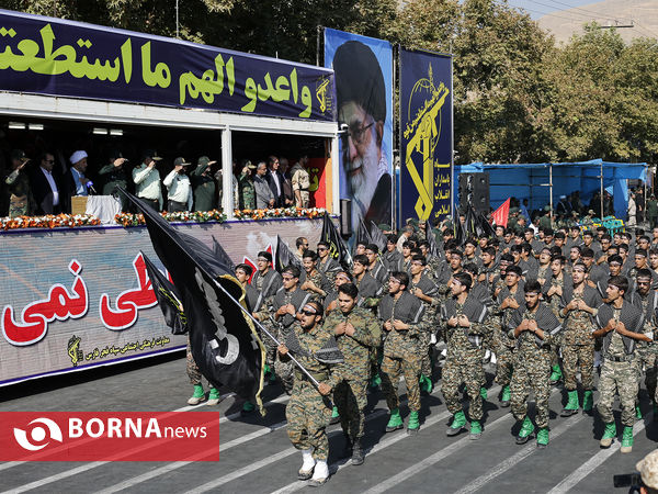 رژه نیروهای مسلح فارس به مناسبت آغاز هفته دفاع مقدس