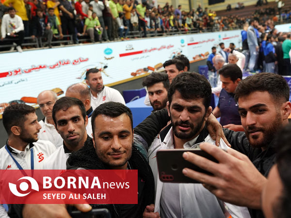 مسابقات لیگ برتر کشتی آزاد