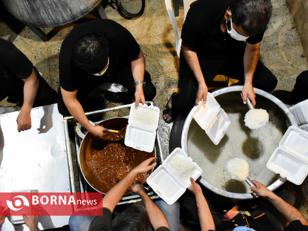 سفره‌دار مجلس حسین(ع)