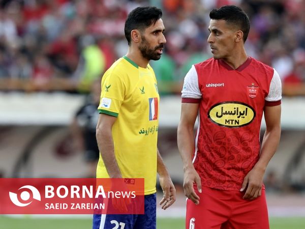 دیدار تیم های فوتبال پرسپولیس - صنعت نفت