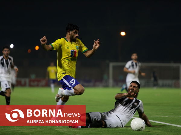 دیدار تیم های فوتبال صنعت نفت - نفت مسجدسلیمان