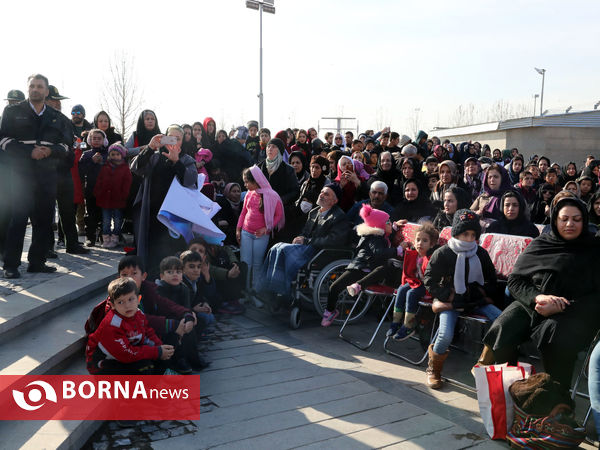 همايش پياده روي خانوادگي مناسبت روز پرستار