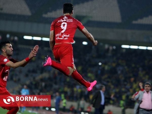 دیدار تیم های فوتبال پرسپولیس- صنعت نفت آبادان