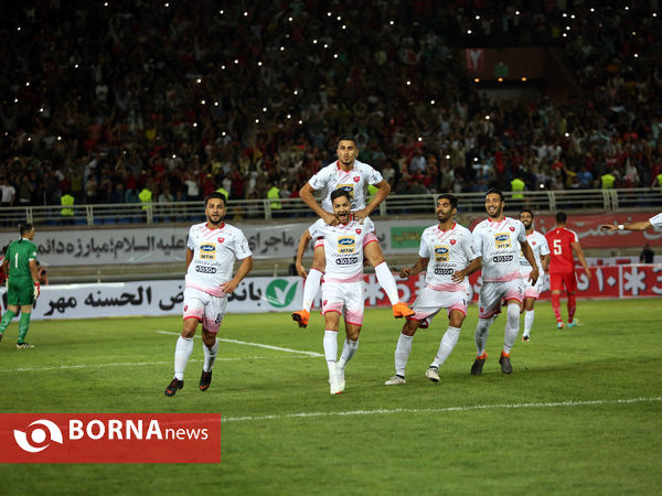 بازی تیم های پدیده مشهد و پرسپولیس تهران