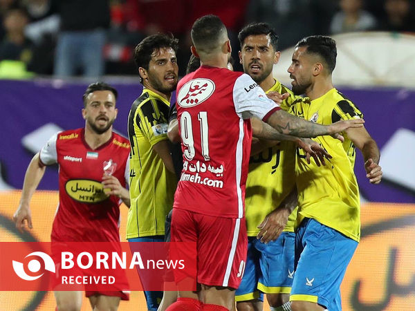 دیدار تیم های فوتبال پرسپولیس - نفت مسجدسلیمان