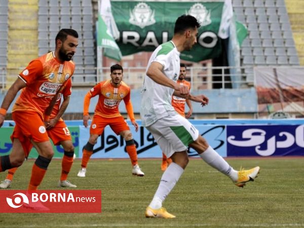 دیدار تیم های فوتبال آلومینیوم اراک - سایپا