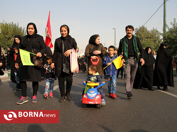 پیاده روی جاماندگان اربعین در تهران (4)