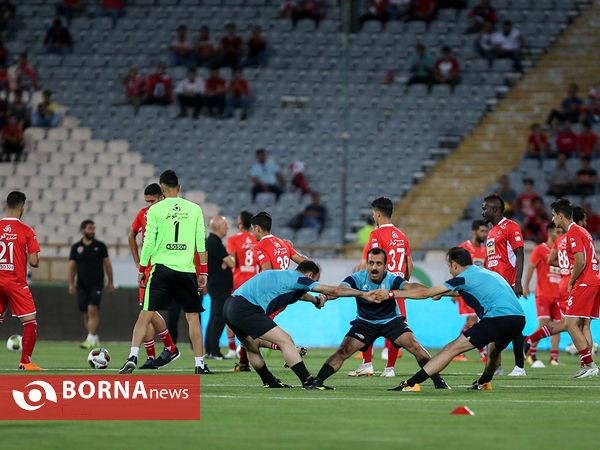دیدار تیم های فوتبال پرسپولیس و فولاد خوزستان