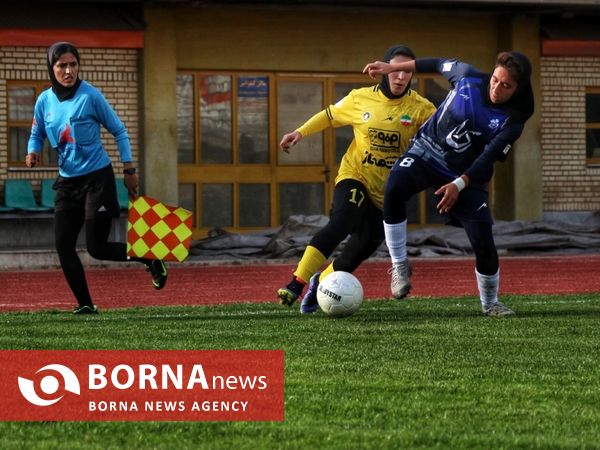 دیدار تیم های فوتبال سپاهان و پیکان البرز