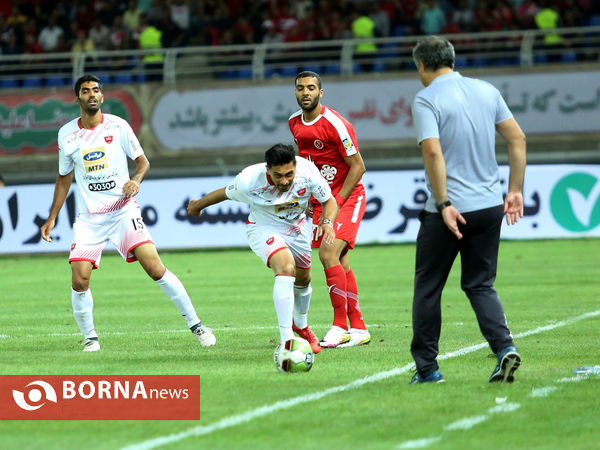 بازی تیم های پدیده مشهد و پرسپولیس تهران