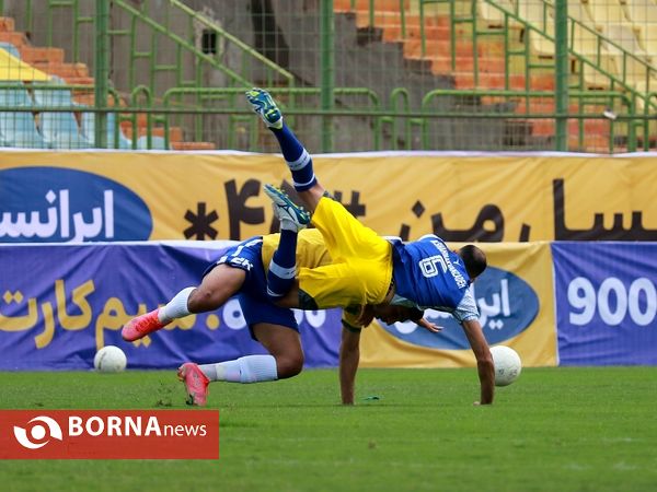 دیدار تیم های فوتبال صنعت نفت - شمس آذر قزوین