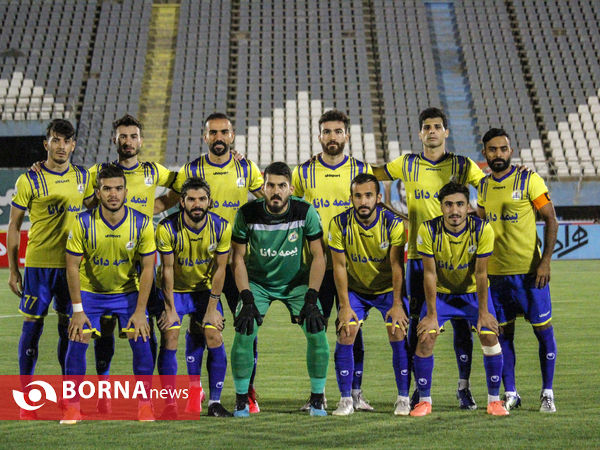 دیدار تیم های فوتبال آلومینیوم اراک-نفت مسجدسلیمان