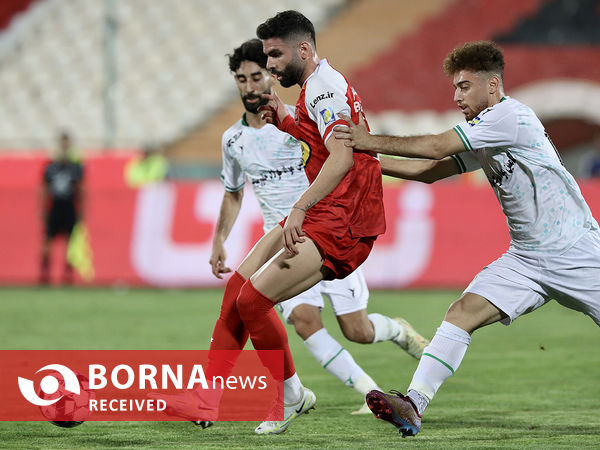 دیدار تیم های فوتبال پرسپولیس - ذوب آهن