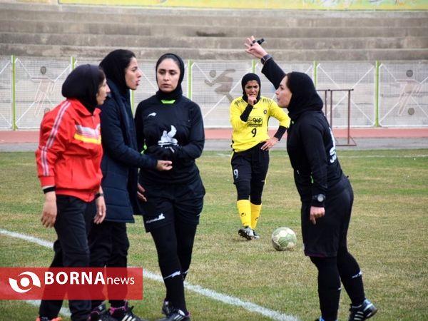 دیدار تیم های فوتبال بانوان وچان کردستان - سپاهان اصفهان