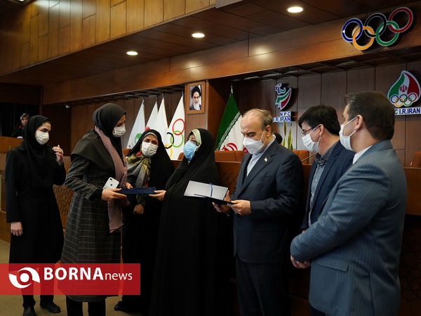 تجلیل از فعالان حوزه ورزش بانوان