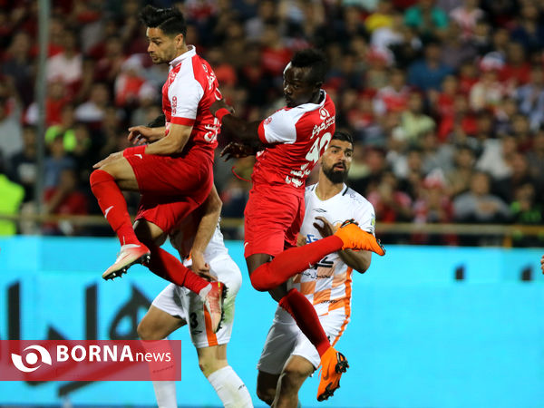 دیدار تیم های پرسپولیس تهران - سایپا تهران