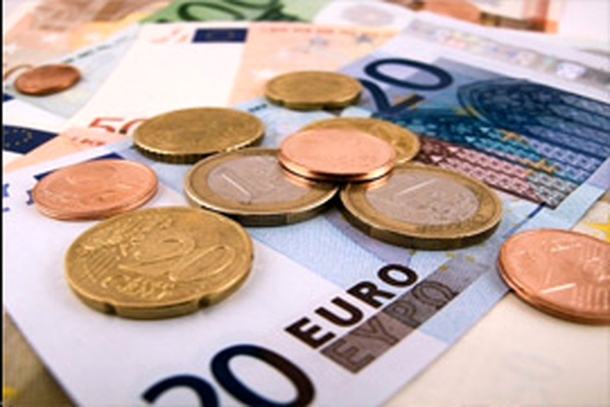 نرخ رسمی یورو و پوند بر مدار کاهش