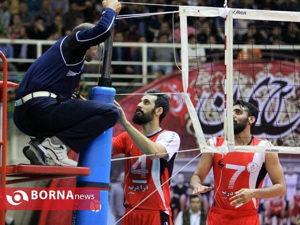 دیدار والیبال شهرداری ارومیه و بانک سرمایه تهران