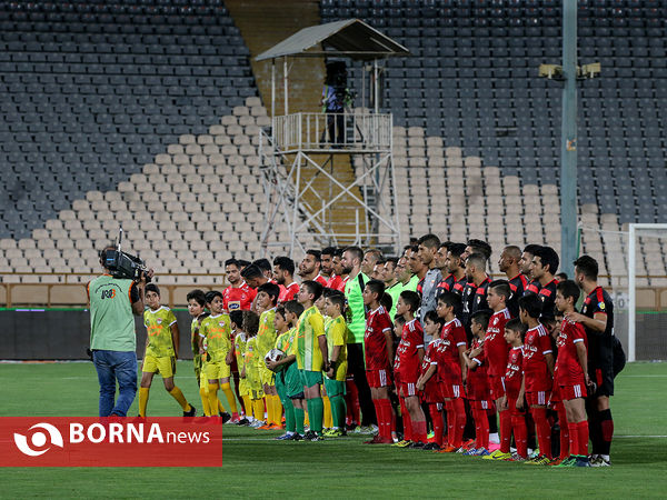 دیدار تیم های فوتبال پرسپولیس و فولاد خوزستان