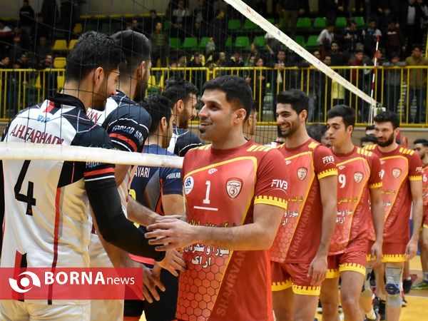 دیدار تیم های والیبال شهروند اراک - فولاد سیرجان  ایرانیان