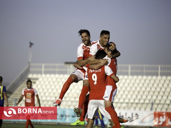 دیدار تیم های گسترش فولاد تبریز و پرسپولیس با برتری شاگردان برانکو