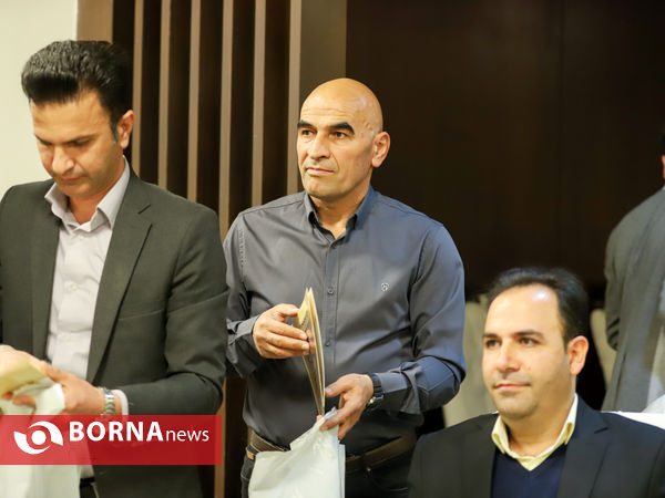 آیین رونمایی از پیراهن داوران فوتبال و فوتسال اراک