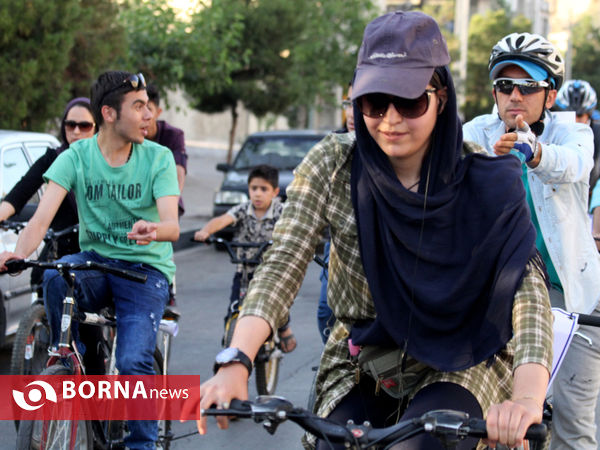 دوچرخه سواری سازمان های مردم نهاد جوانان فارس به مناسبت هفته محیط زیست