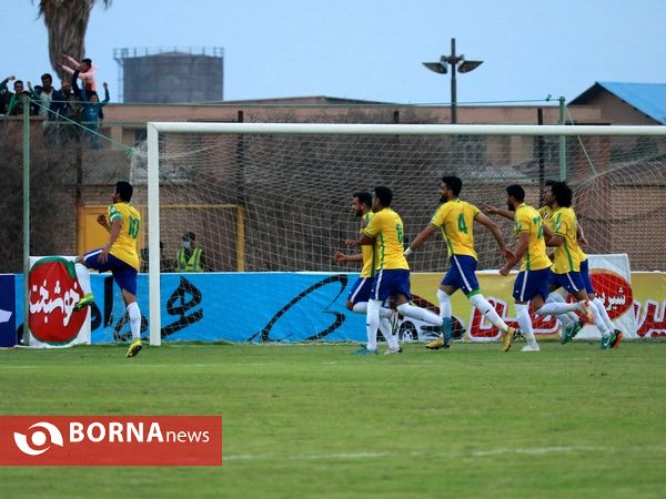 دیدار تیم های فوتبال صنعت نفت - فولاد