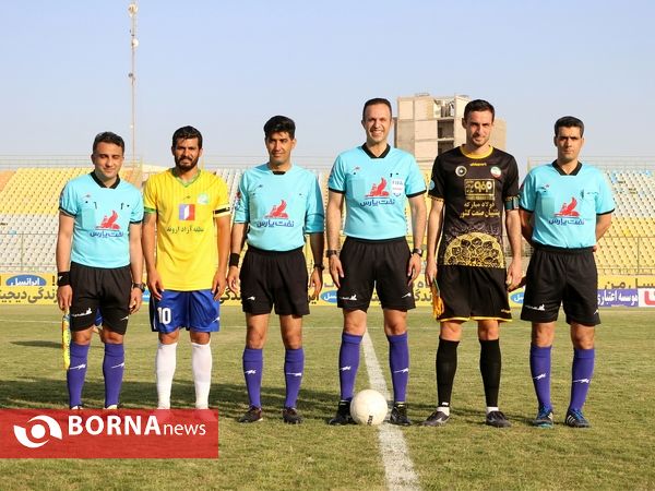 دیدار تیم های فوتبال صنعت نفت - سپاهان