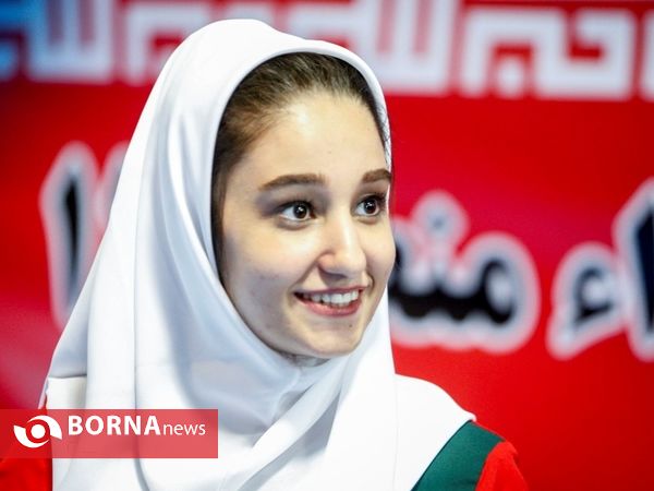 ثبت رکورد چرخش مداوم حلقه دور کمر توسط جوان تهرانی