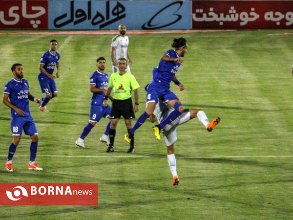 دیدار تیم های فوتبال آلومینیوم اراک-استقلال تهران