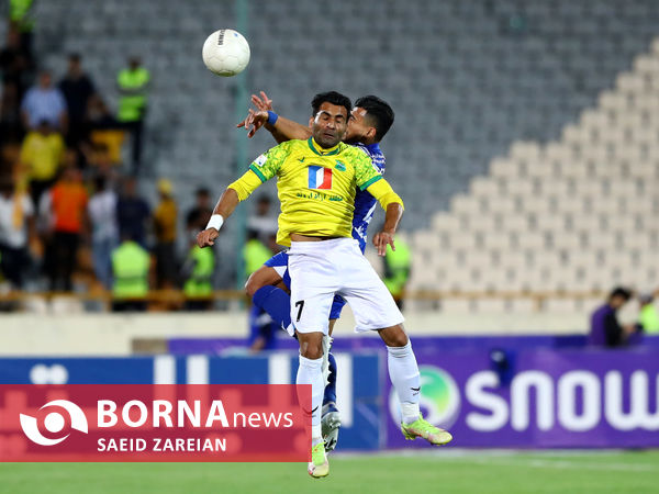 دیدار تیم های استقلال تهران - صنعت نفت آبادان