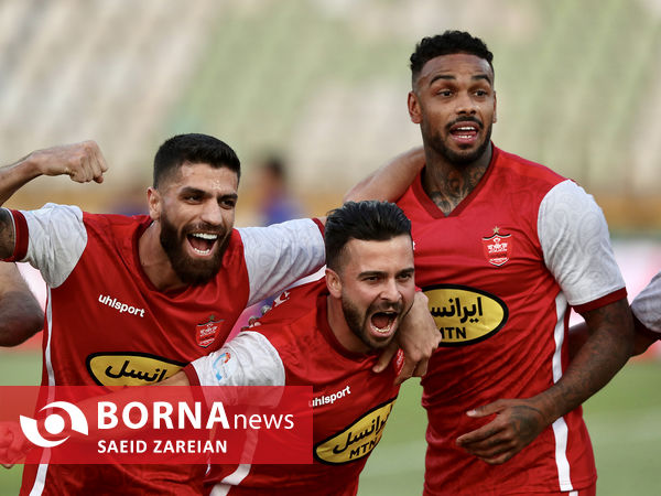 دیدار تیم های فوتبال هوادار - پرسپولیس