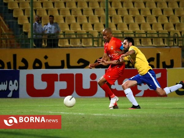 دیدار تیم های فوتبال صنعت نفت - فولاد
