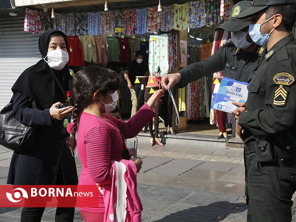 اهدا گل و ماسک در نخستین روز هفته ناجا