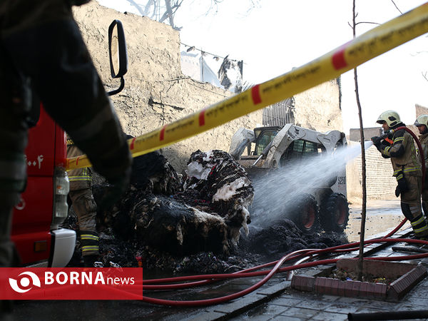 آتش سوزی انبار پنبه در خیابان مولوی تهران
