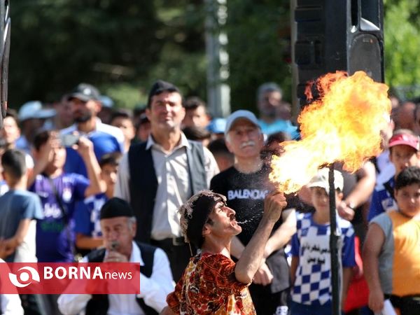 پیاده روی خانوادگی ایرانیان