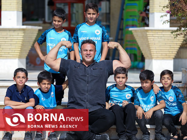 روز نخست مسابقات قویترین مردان کارگری